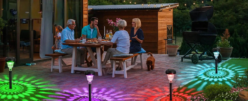 Luminárias Solares de Jardim  – Ilumine Caminhos com Estilo